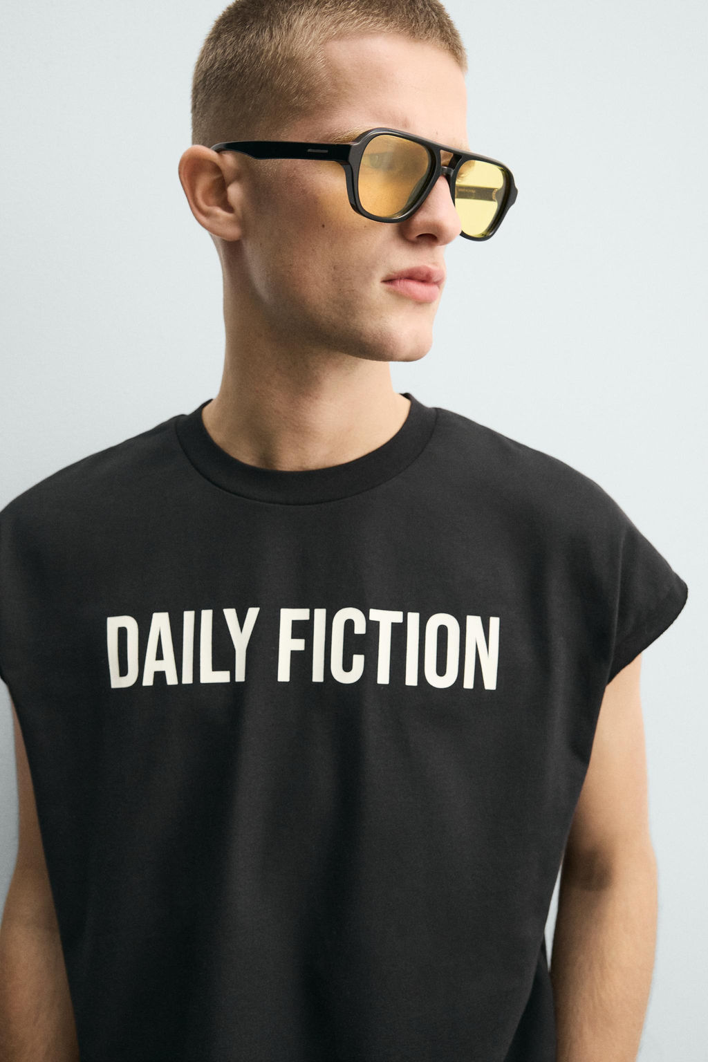 CAMISETA TANK RELAXED FIT TEXTO / Negro