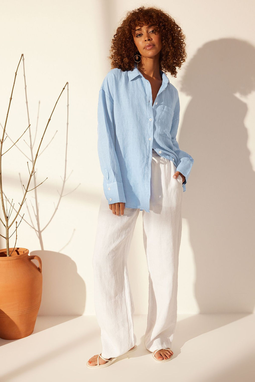 Mavi %100 Keten Oversize Gomlek TWOSS23GO00443