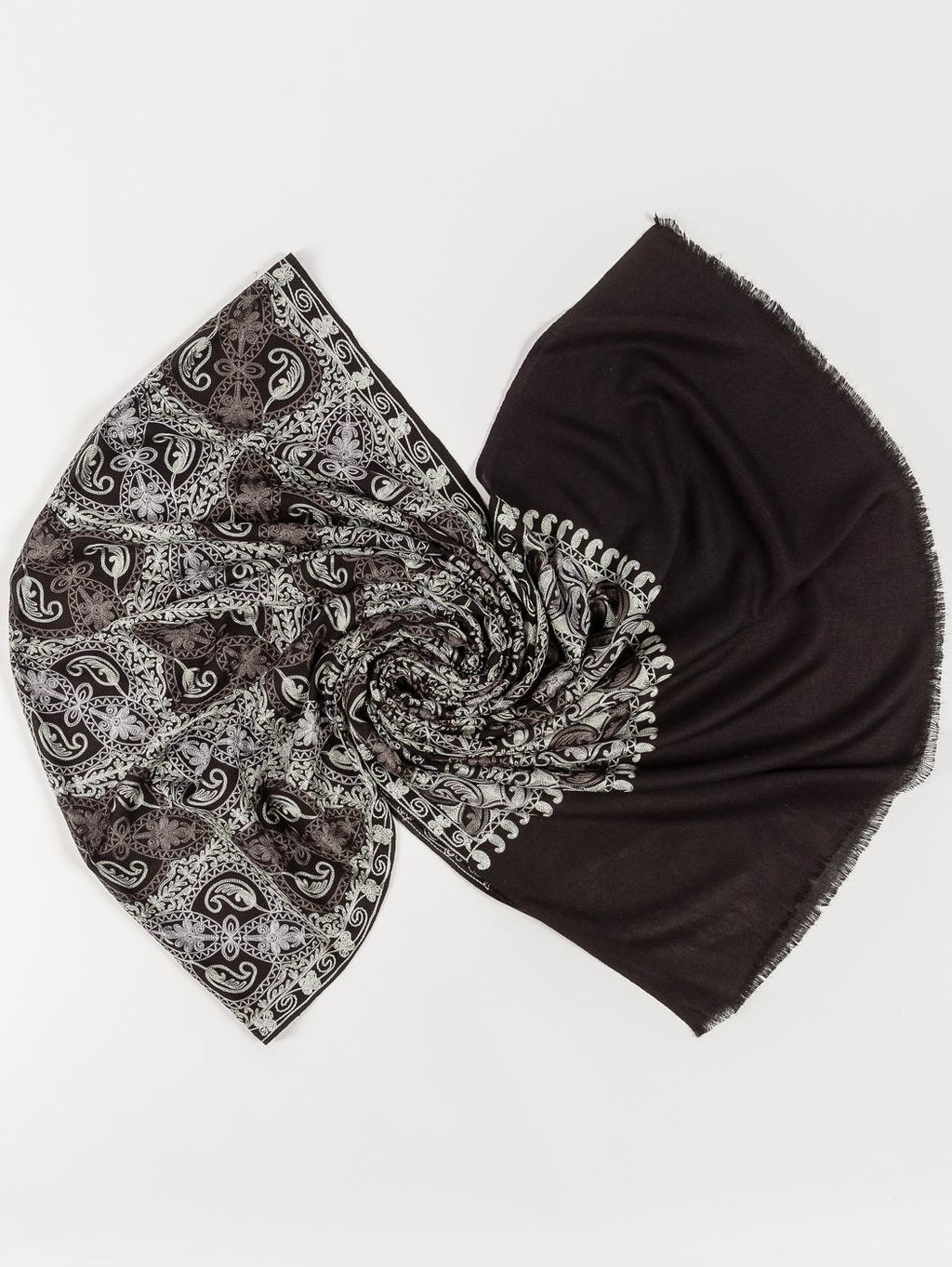 Палантин с вышивкой /шерсть/в ассорт № Тк850/12