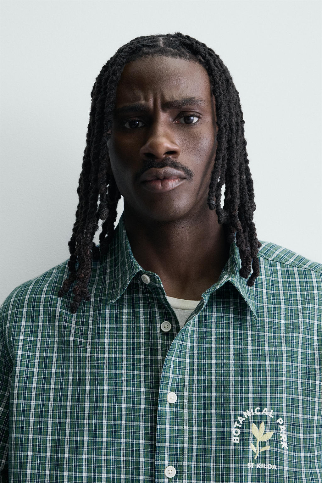 CAMISA CROPPED FIT CUADROS ESTAMPADO BORDADO / Verde - Zara фото 5