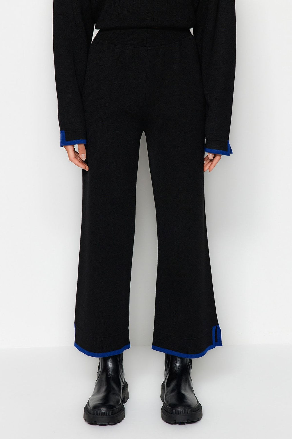 Siyah Genis Kal?p Kontrast Renkli Triko Alt-Ust Tak?m TWOAW24AU00062