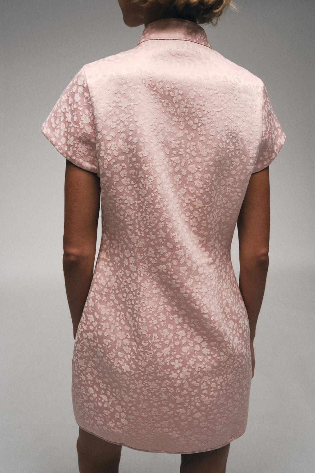 VESTIDO CORTO JACQUARD / Rosa - Zara фото 4