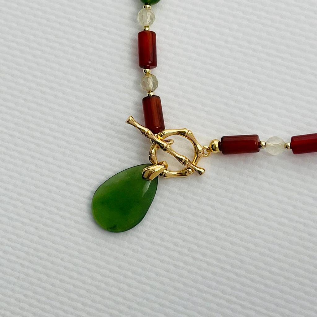 Колье из Сердолика, Рутилового кварца и Нефрита