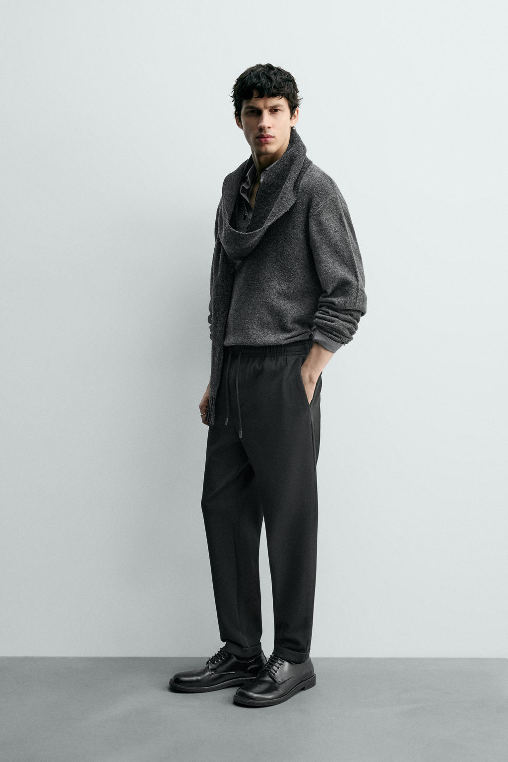 PANTAL?N CINTURA JOGGER EASY CARE / Negro - Zara фото 4