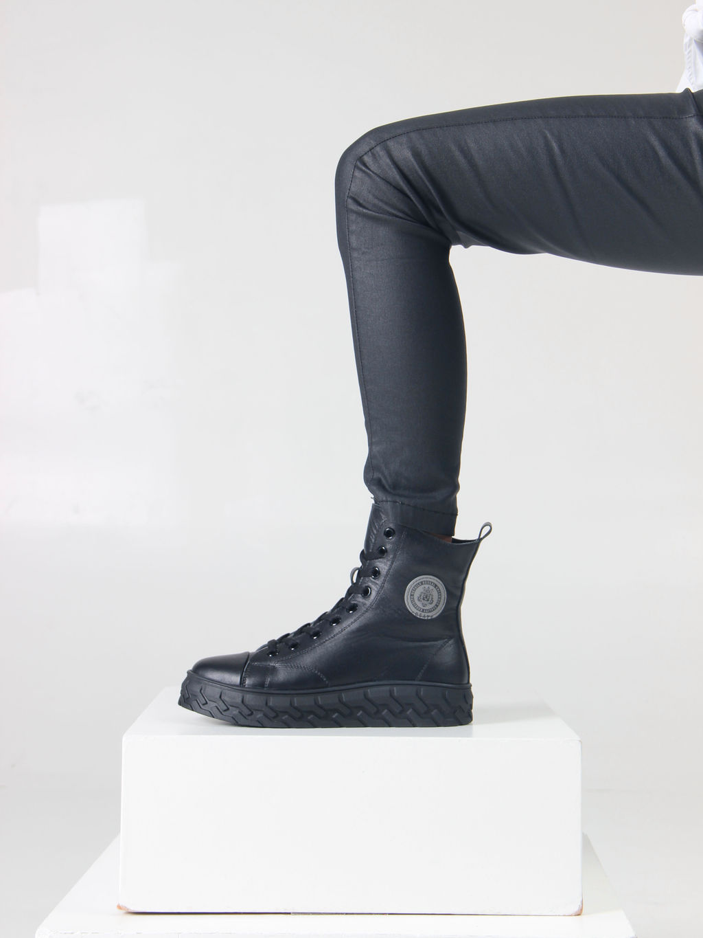 Ботинки 215.icebergbl. black R