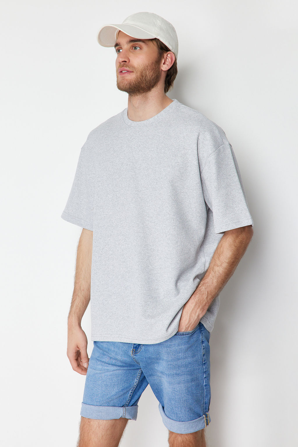 TRENDYOL MAN Basic Bordo Oversize/Genis Kesim Dokulu Waffle K?sa Kol T-Shirt TMNSS22TS00049