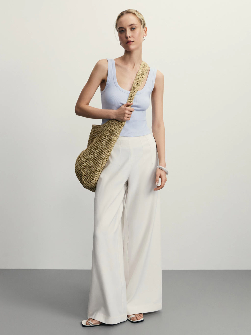 Укороченный топ в рубчик / Zarina  фото 2