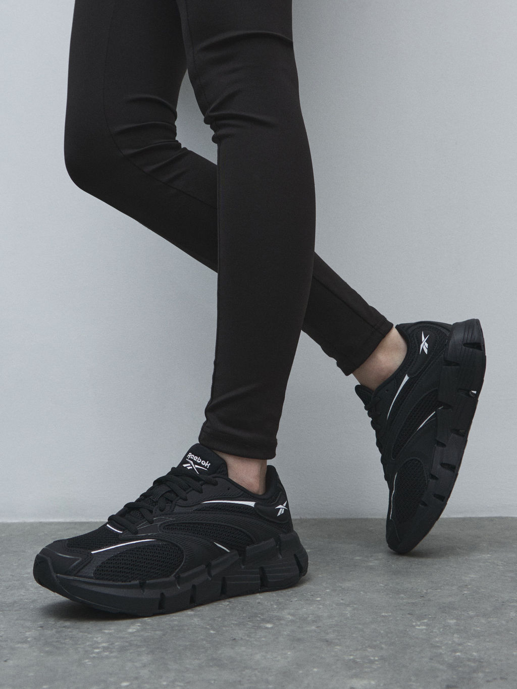 Кроссовки REEBOK ZIG HYPNOTICA Артикул 4495343, черный