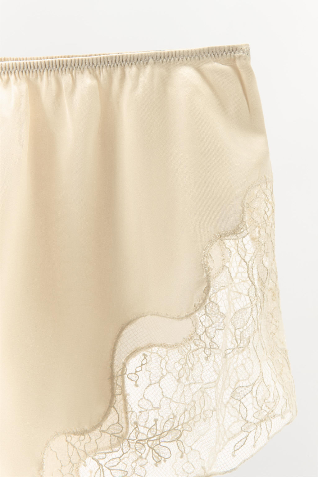 LACY SATIN SHORTS