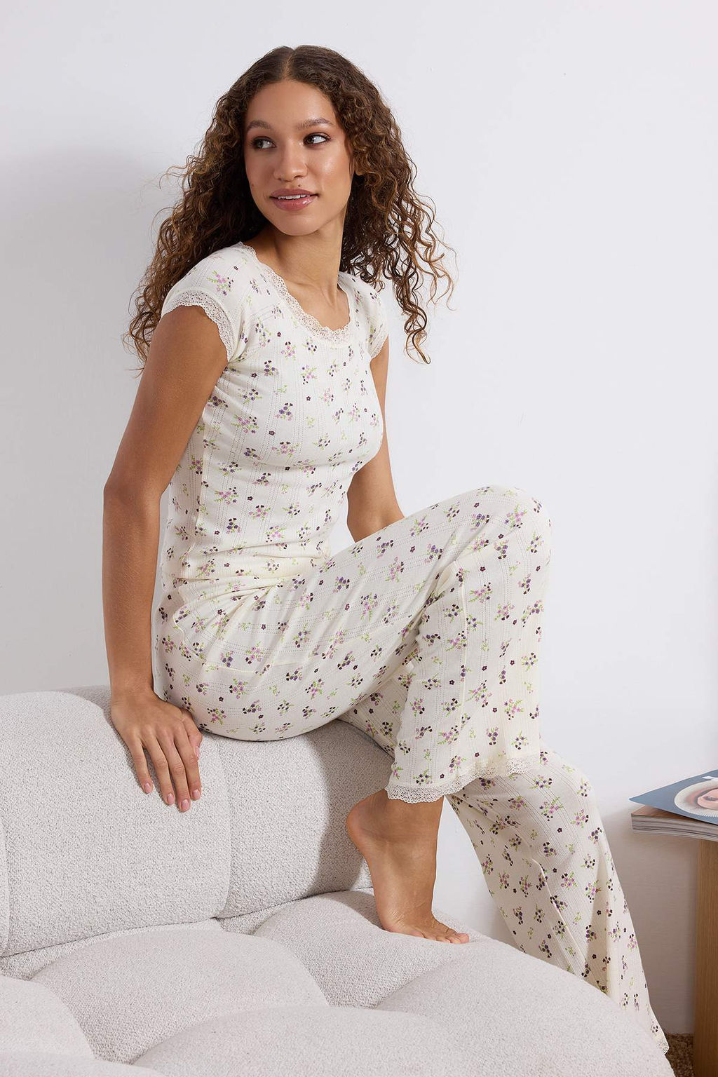 Ekru Cicekli Dantel Detayl? Fitilli/Pointel Orme Pijama Tak?m? THMSS26PT00024