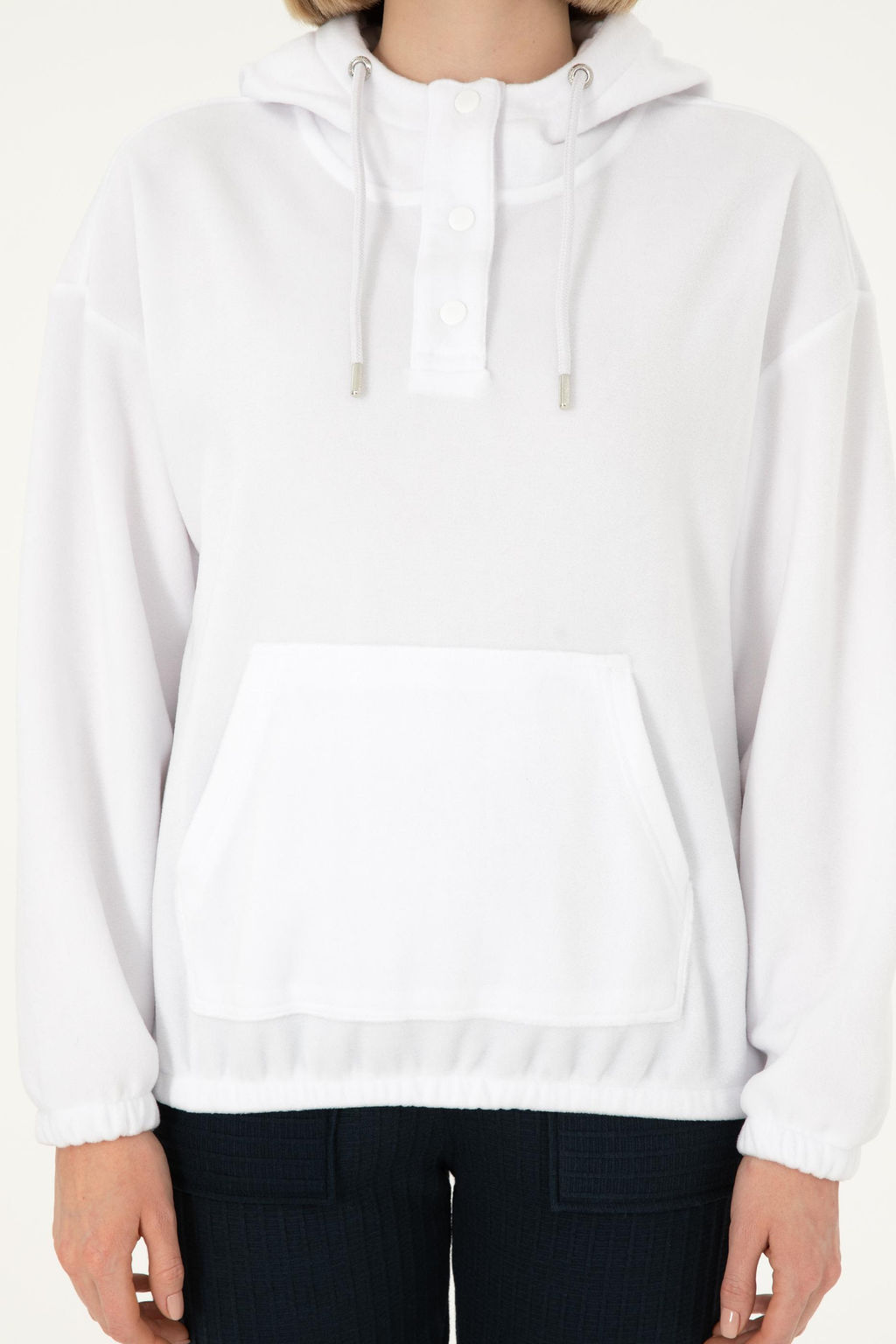 Kad_n Beyaz Kap__onlu Sweatshirt