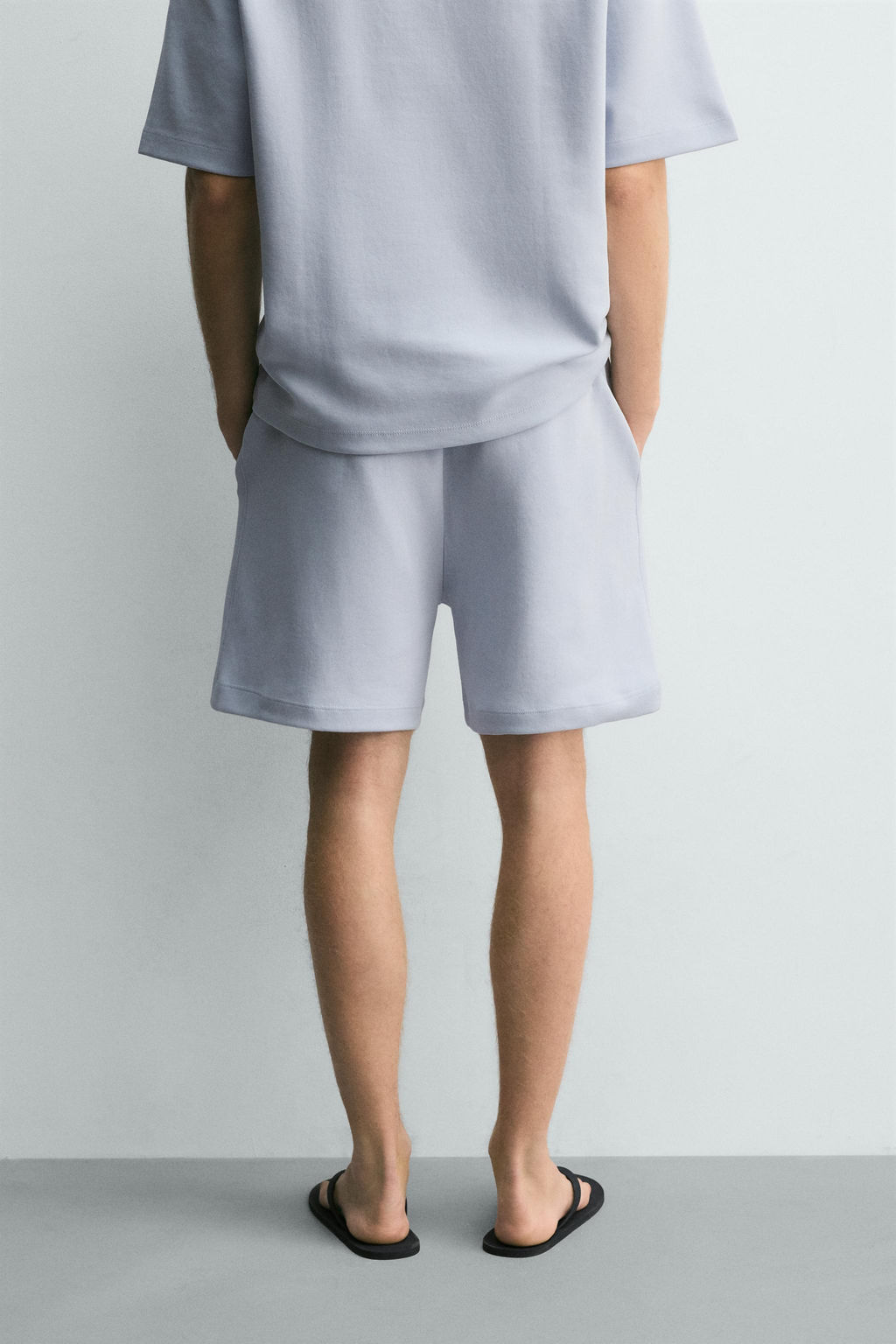 BERMUDA JOGGER RELAXED FIT INTERLOCK / Celeste