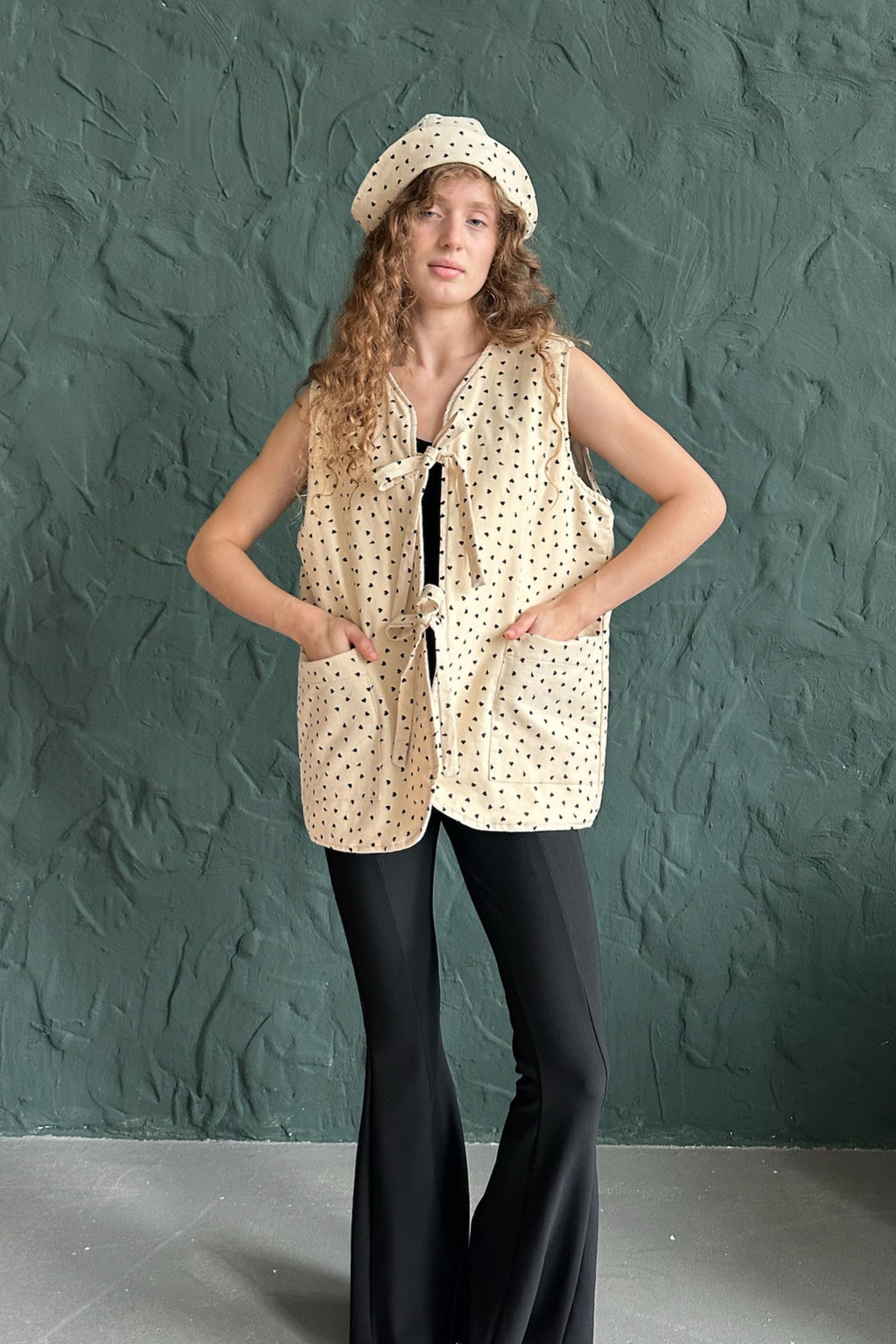 Жилет стеганый HOME109/03/Бежевый, черный