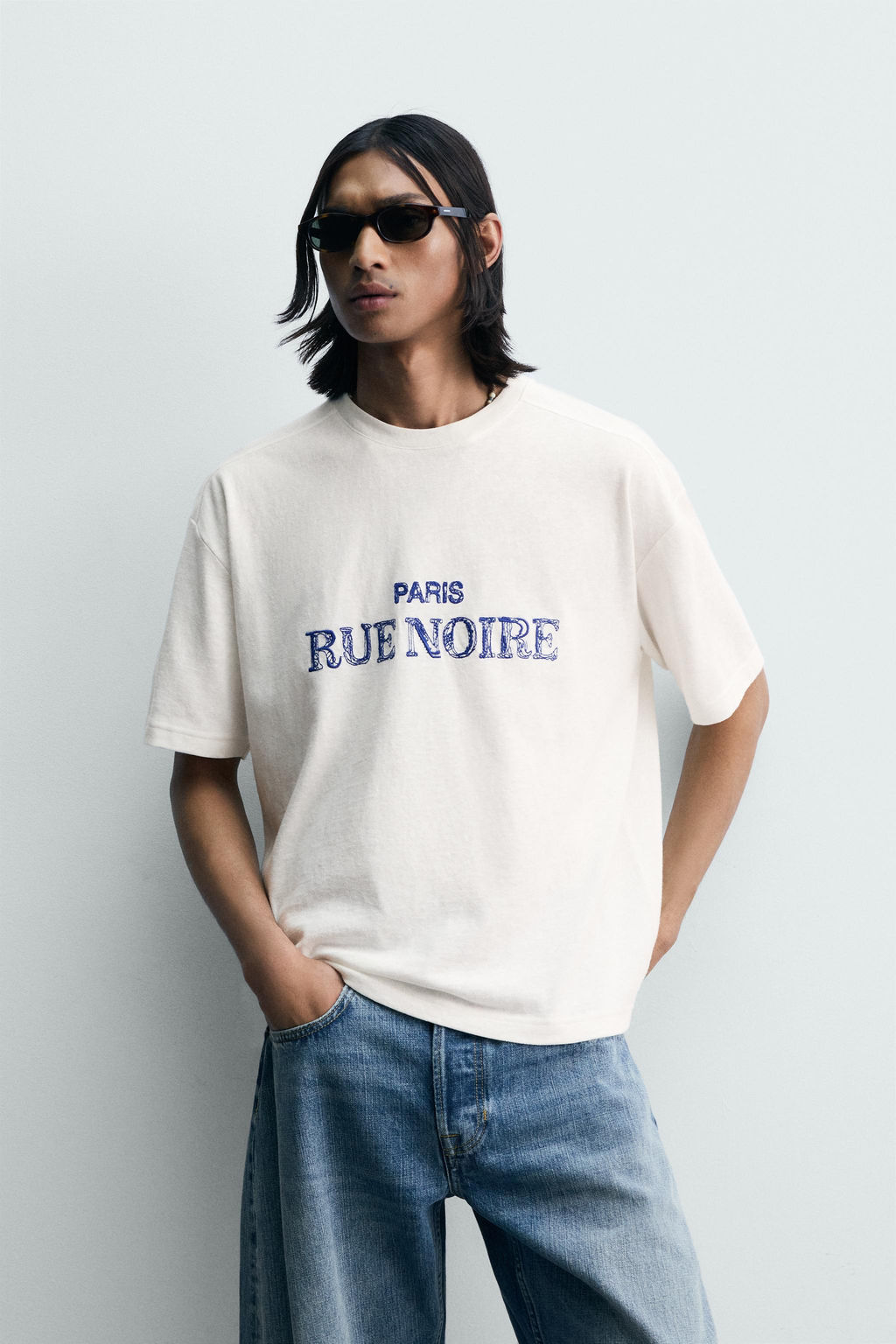 CAMISETA RELAXED FIT TEXTO BORDADO / Blanco