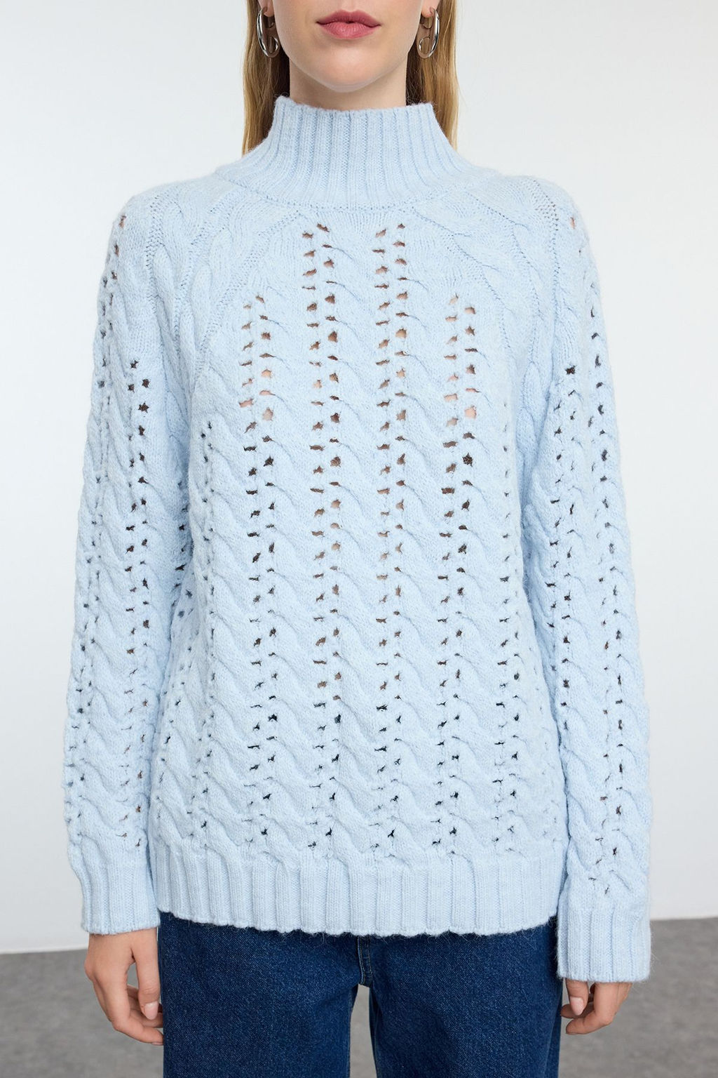 Ac?k Mavi Yumusak Dokulu Genis Kal?p Ajurlu/Delikli Dik Yaka Triko Kazak TWOAW25KZ00319 - Trendyolmilla фото 3