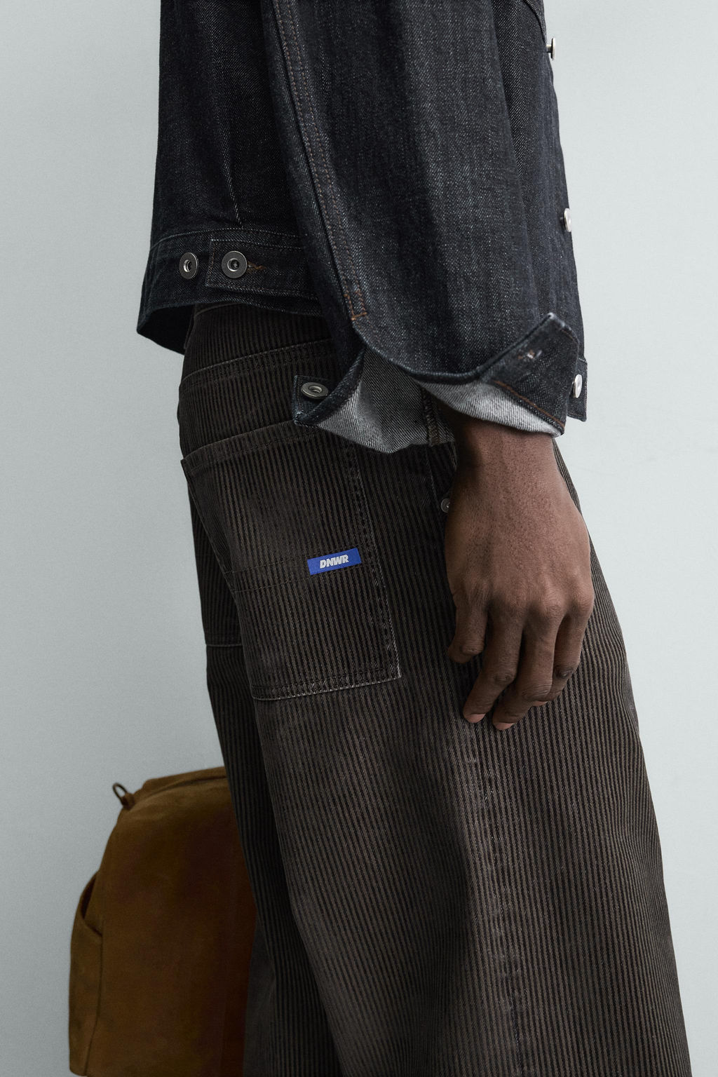 RELAXED FIT FLOCKED STRIPED TROUSERS - Zara фото 16