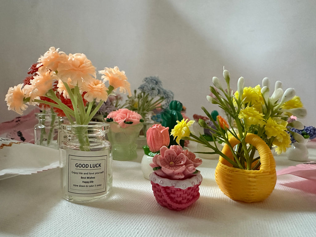 Сюрприз. Мини фигурка Букет цветов, Цветок в вазе или Кактус. 9046772