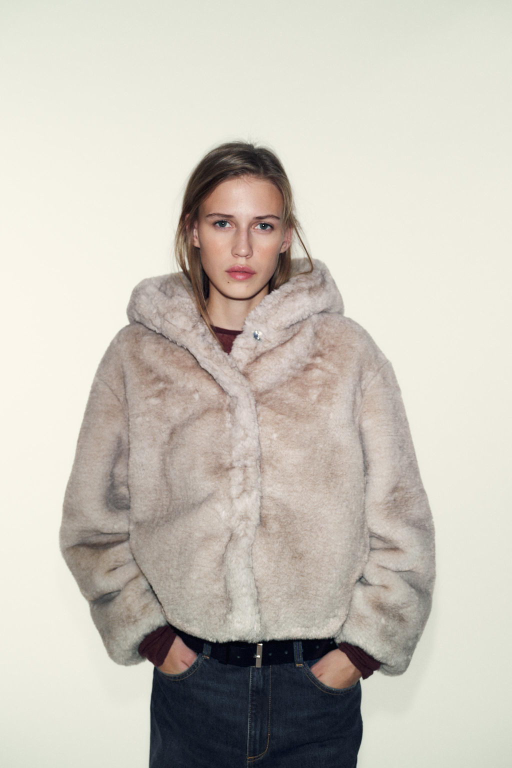 SHORT FAUX FUR HOODED COAT