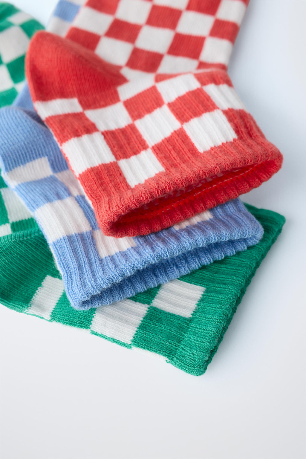 PACK TRES CALCETINES CORTOS CUADRO DAMERO / Multicolor - Zara фото 3