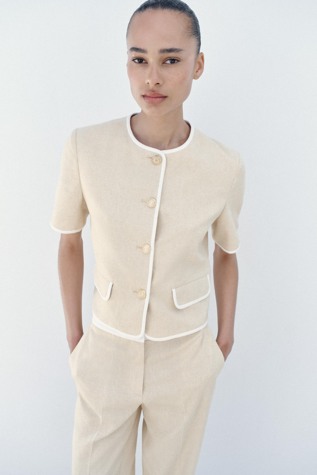 BLAZER MANGA CORTA VIVOS CONTRASTE / Beige claro - Zara фото 2