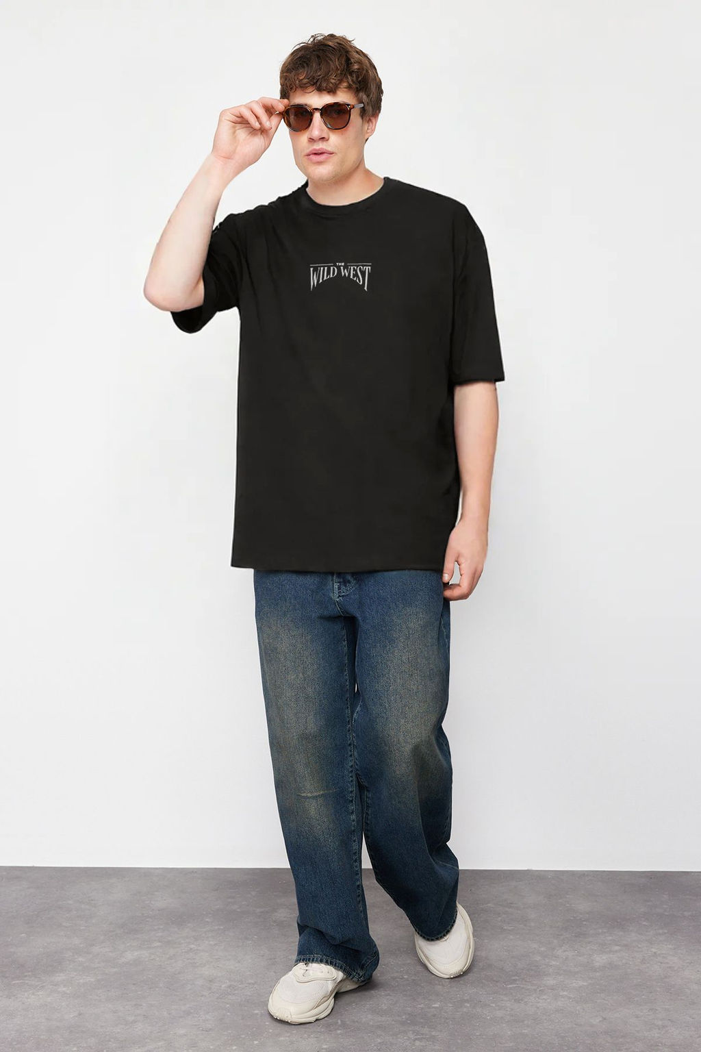 TRENDYOL MAN Siyah Oversize/Genis Kesim %100 Pamuklu S?rt Bask?l? T-Shirt TMNSS24TS00003 - Trendyolmilla фото 19