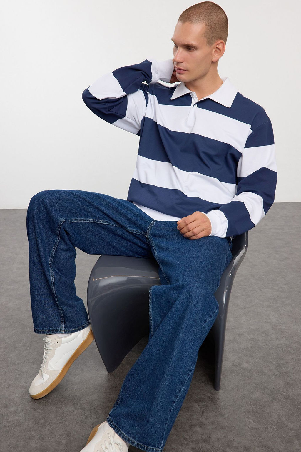 Indigo Oversize/Genis Kesim Cizgili Polo Yaka Sardonsuz Sweatshirt TMNAW25SW00023
