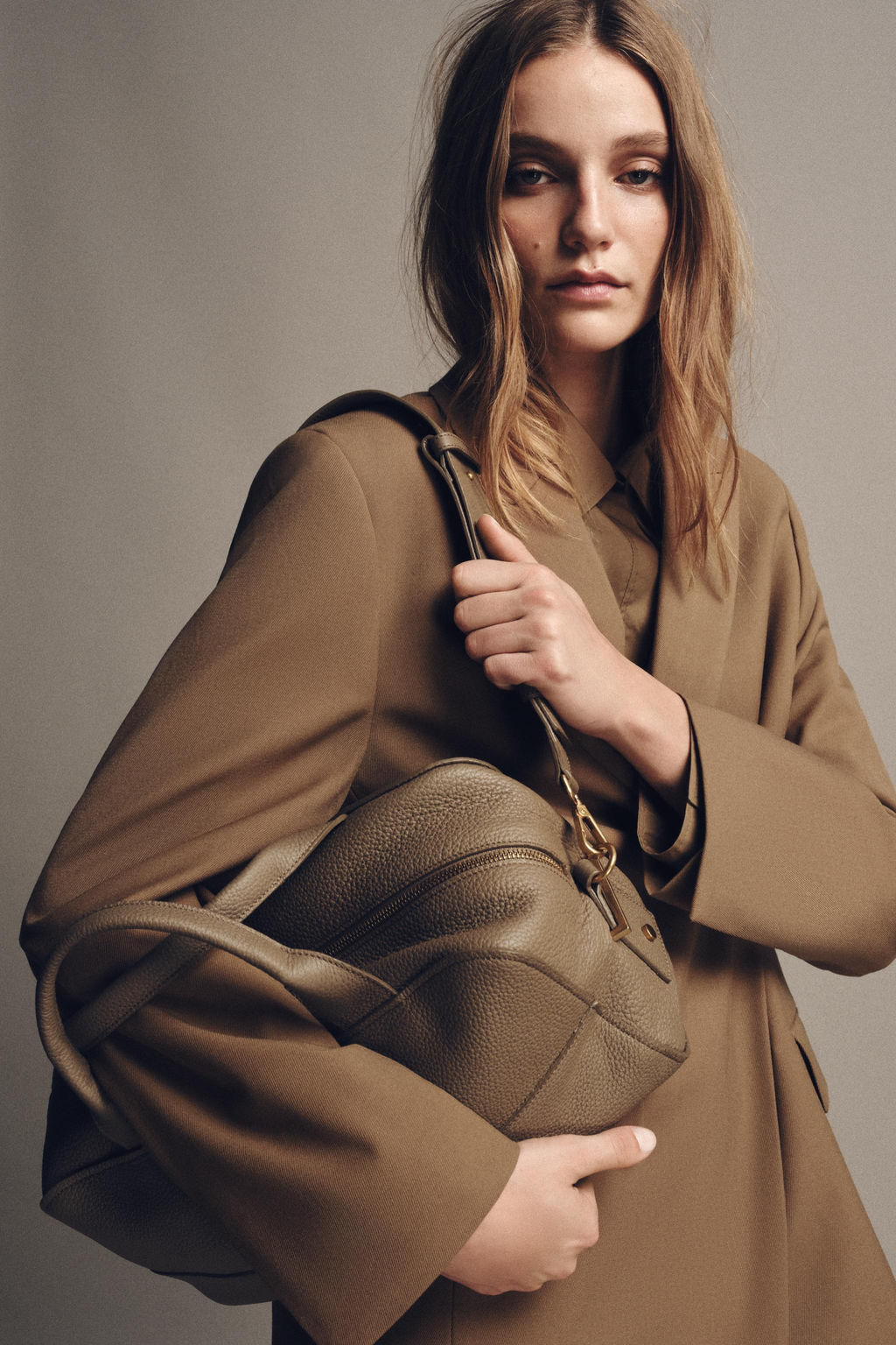 EXTENDED LEATHER BOWLING BAG