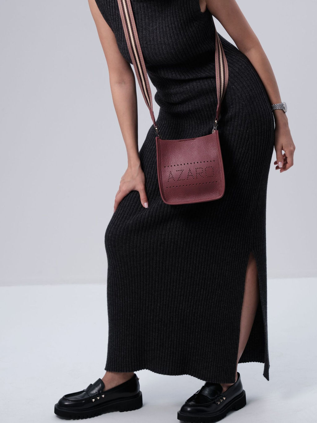 Сумка кожаная на плечо Azaro 30996 красная луна