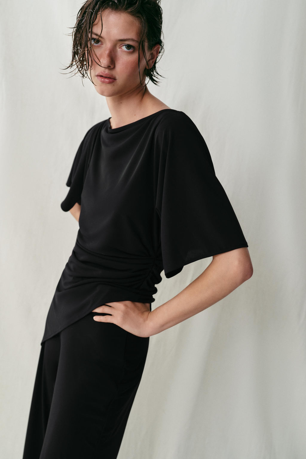 TOP CREPE DRAPEADO / Negro - Zara фото 3
