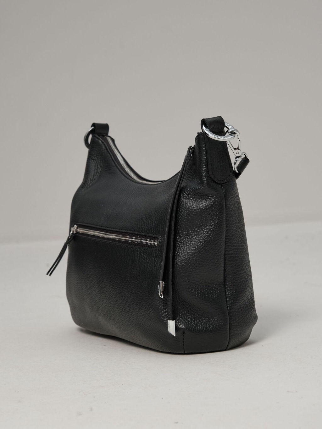 Сумка кожаная на плечо Azaro 3405 черная