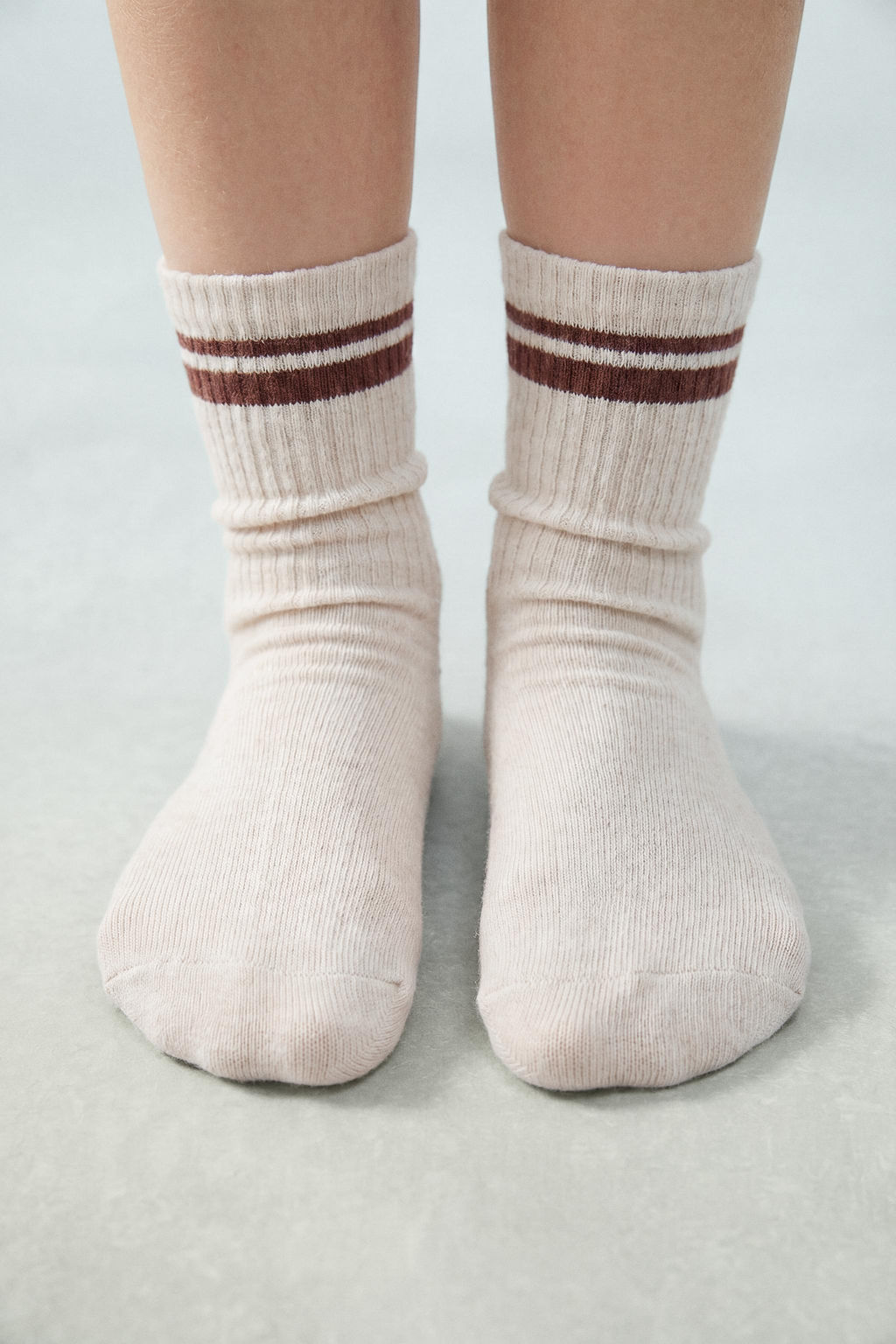 PACK TRES CALCETINES ALTOS RAYA DEPORTIVA / Beige vigor? - Zara фото 7