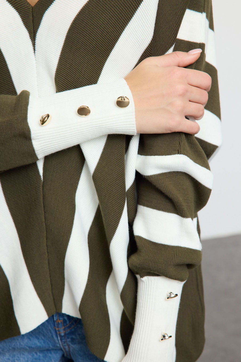 Siyah Derin V Yaka Cizgili Triko Kazak TWOAW25KZ00390 - Trendyolmilla фото 9