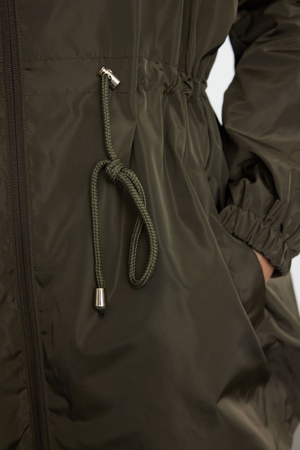 Haki Oversize Kapusonlu Su Gecirmez Yagmurluk Mont TWOAW24MO00160