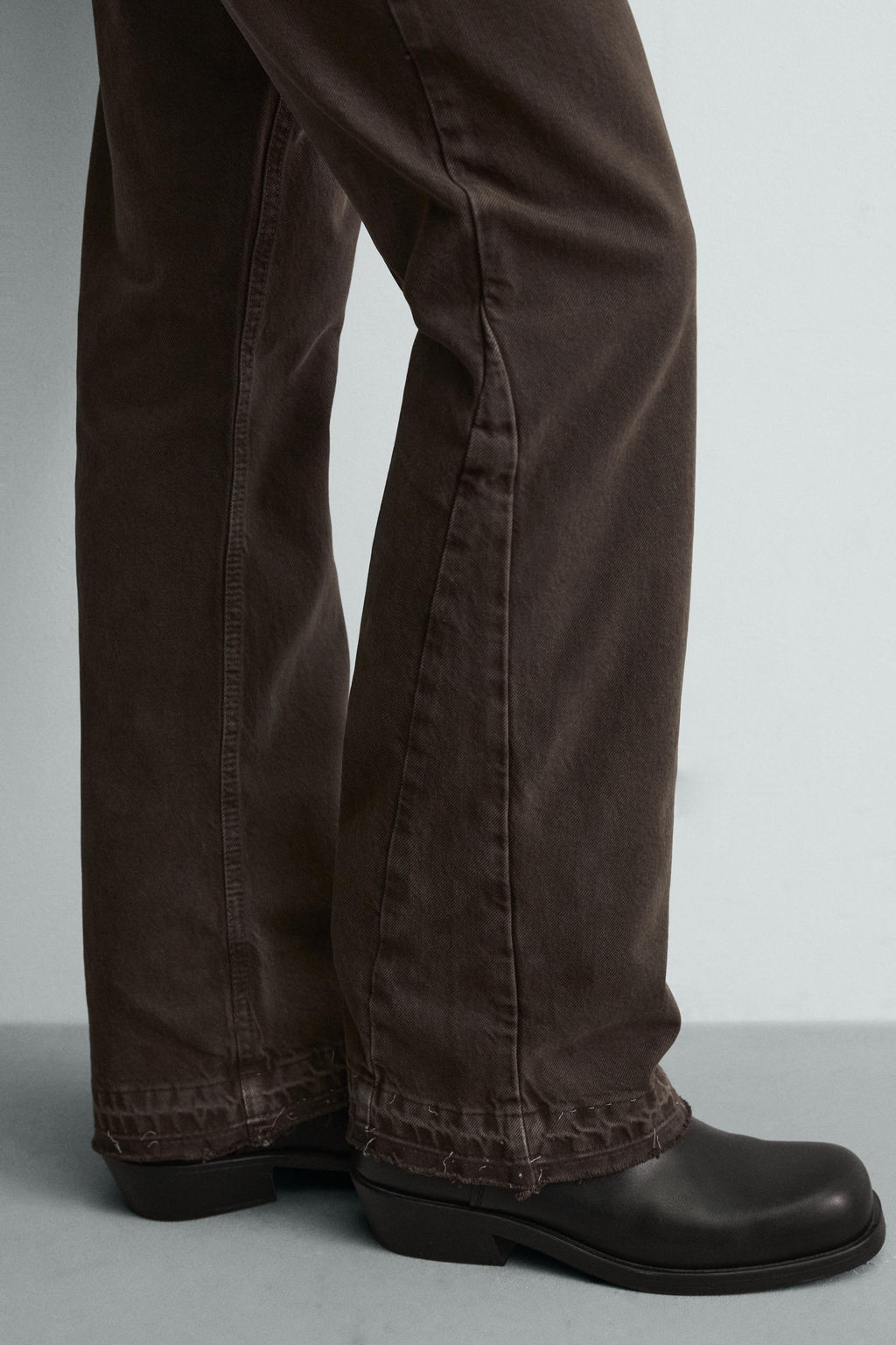 JEANS FLARE FIT ROTOS / Marr?n - Zara фото 23