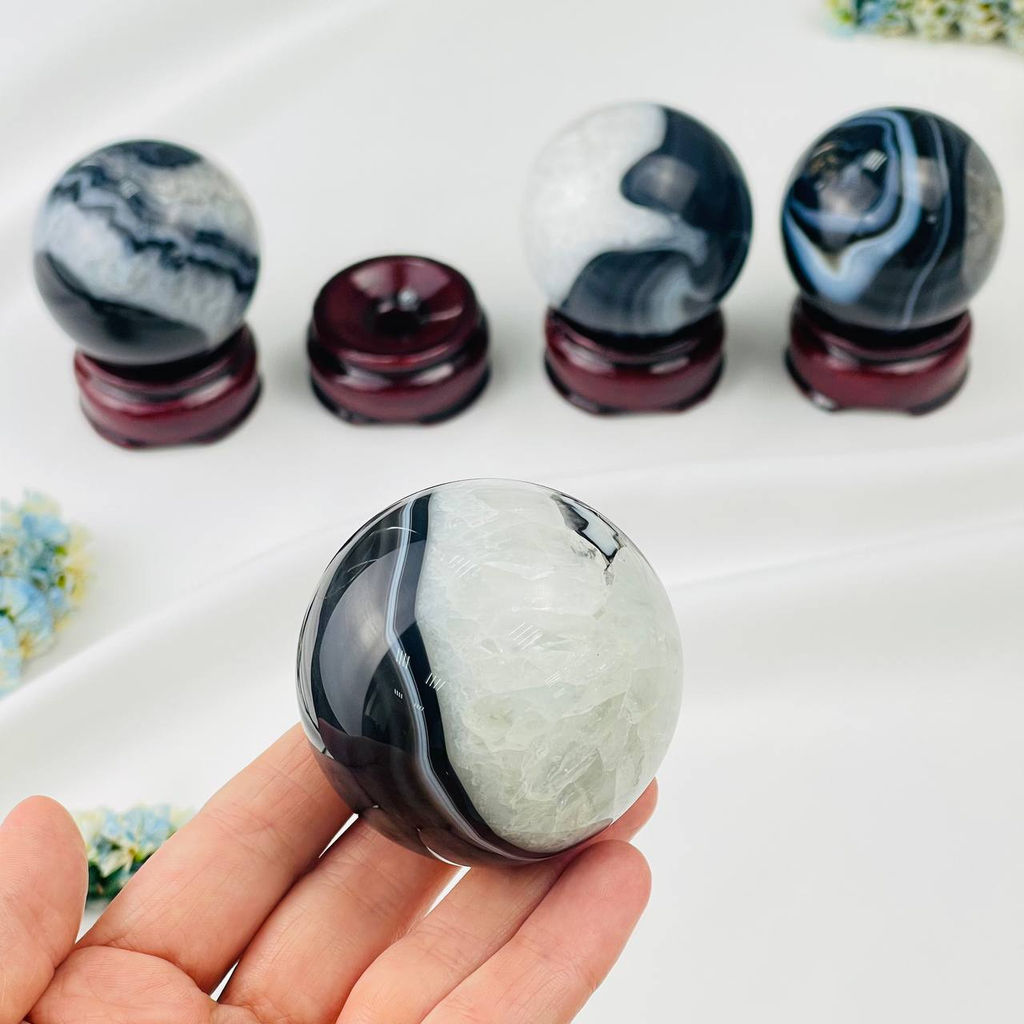 Шар из Агата на подставке