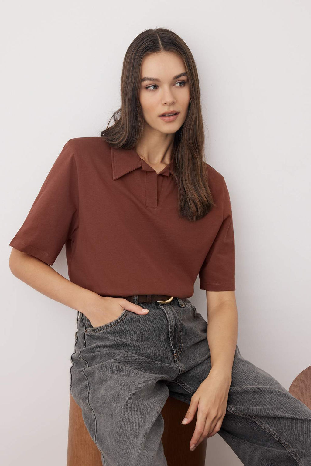 Trendyolmilla Siyah Pamuklu Vatkal? Polo Yaka Regular/Normal Kal?p Orme T-Shirt TWOSS25TS00195  фото 2