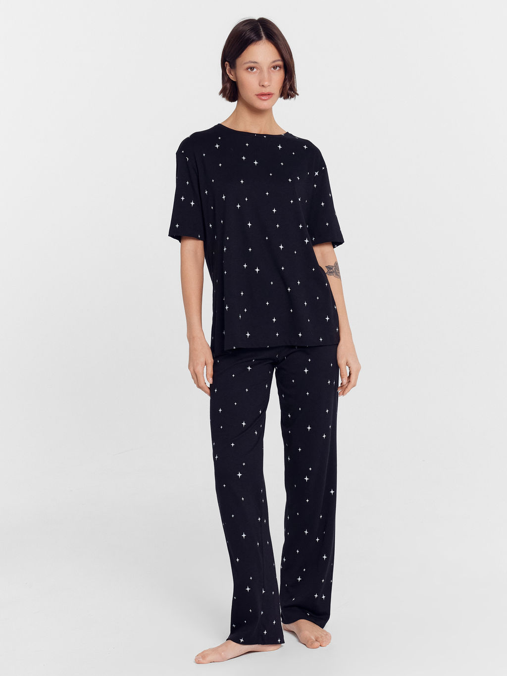 Пижама женская черная с принтом звезды звездная россыпь на черном 592559 - Mark formelle фото 2