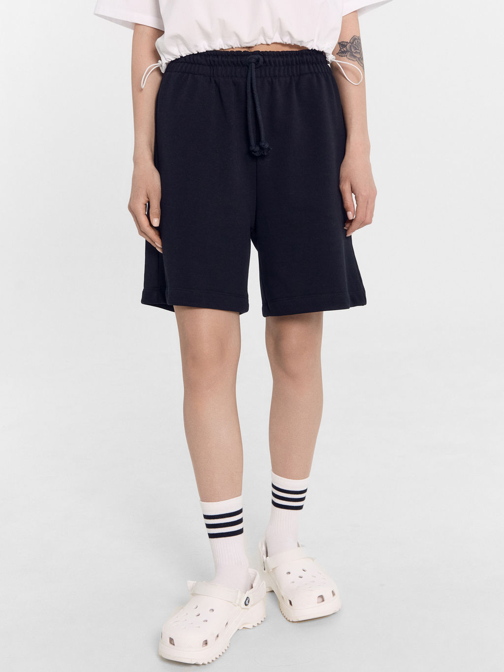 Шорты женские в черном цвете черный 132316 - Mark formelle фото 2