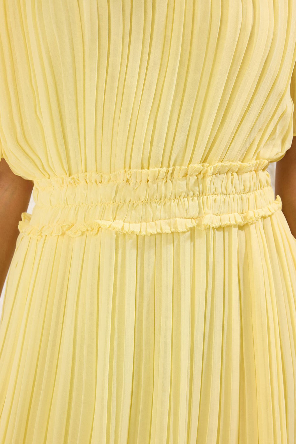 Sar? Piliseli Astarl? Sifon Ucus Ucus Dokuma Mini Elbise TWOSS25EL00119