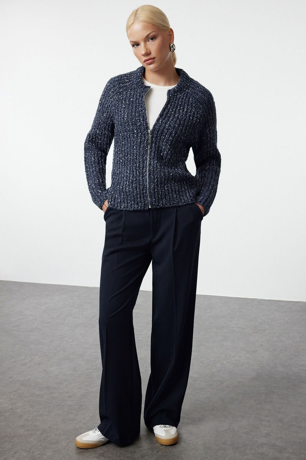 TRENDYOLMILLA Mavi Degrade Fermuarl? Triko H?rka TWOAW25HI00213 фото 2