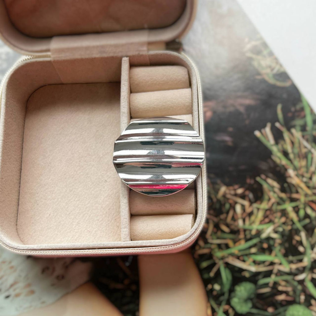 504238220 Кольцо