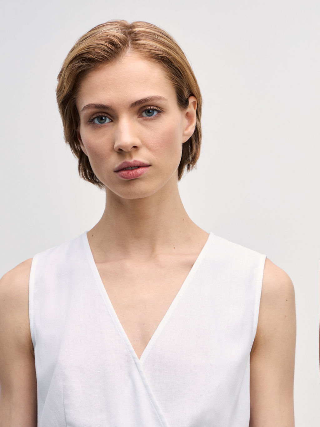 Платье миди изо льна с поясом / Zarina фото 5