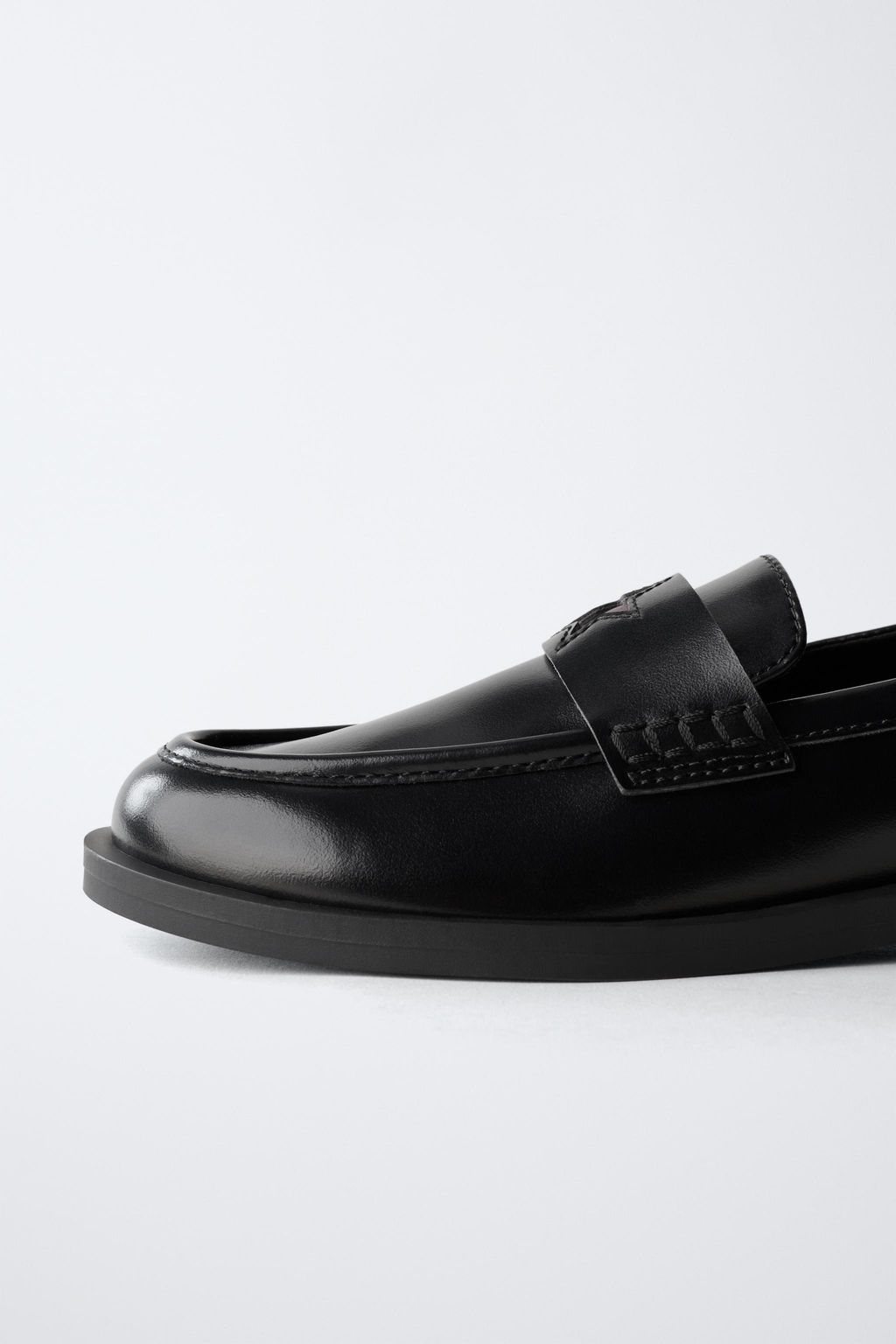 STAR LOAFERS