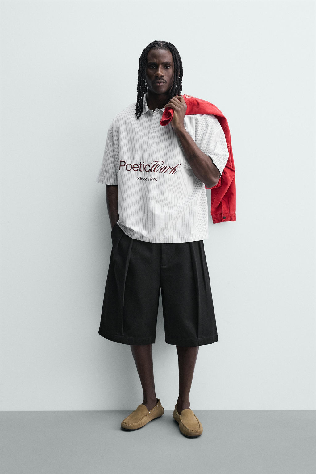 BERMUDA RELAXED FIT PLIEGUES / Negro