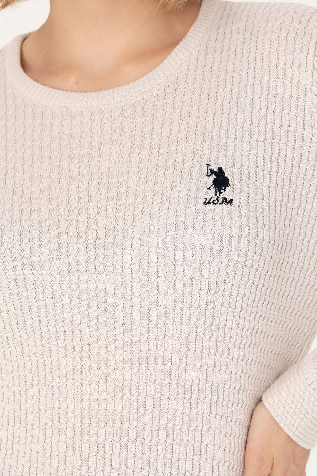 Женский базовый свитер кремового цвета с круглым вырезом - U.s. polo assn фото 7