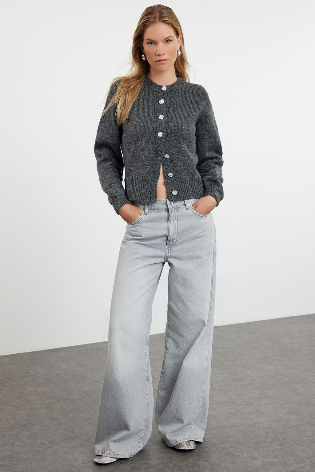 Antrasit Yumusak Dokulu Mucevher Dugmeli Ceket Gorunumlu Triko H?rka TWOAW21HI0034