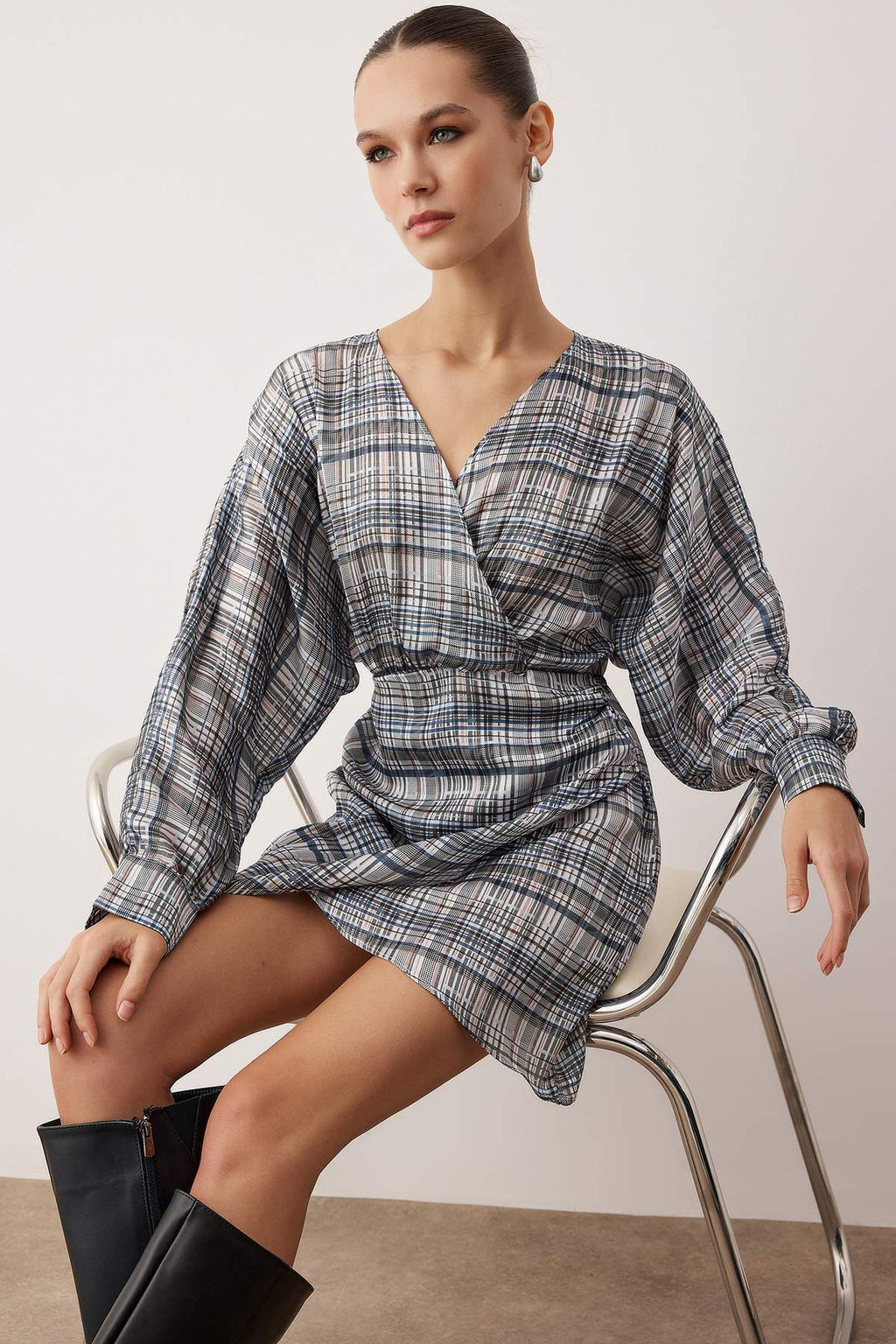 Cok Renkli Ekose / Kareli K?sa / Mini Dokuma Elbise TWOAW26EL00269 - Trendyolmilla фото 2