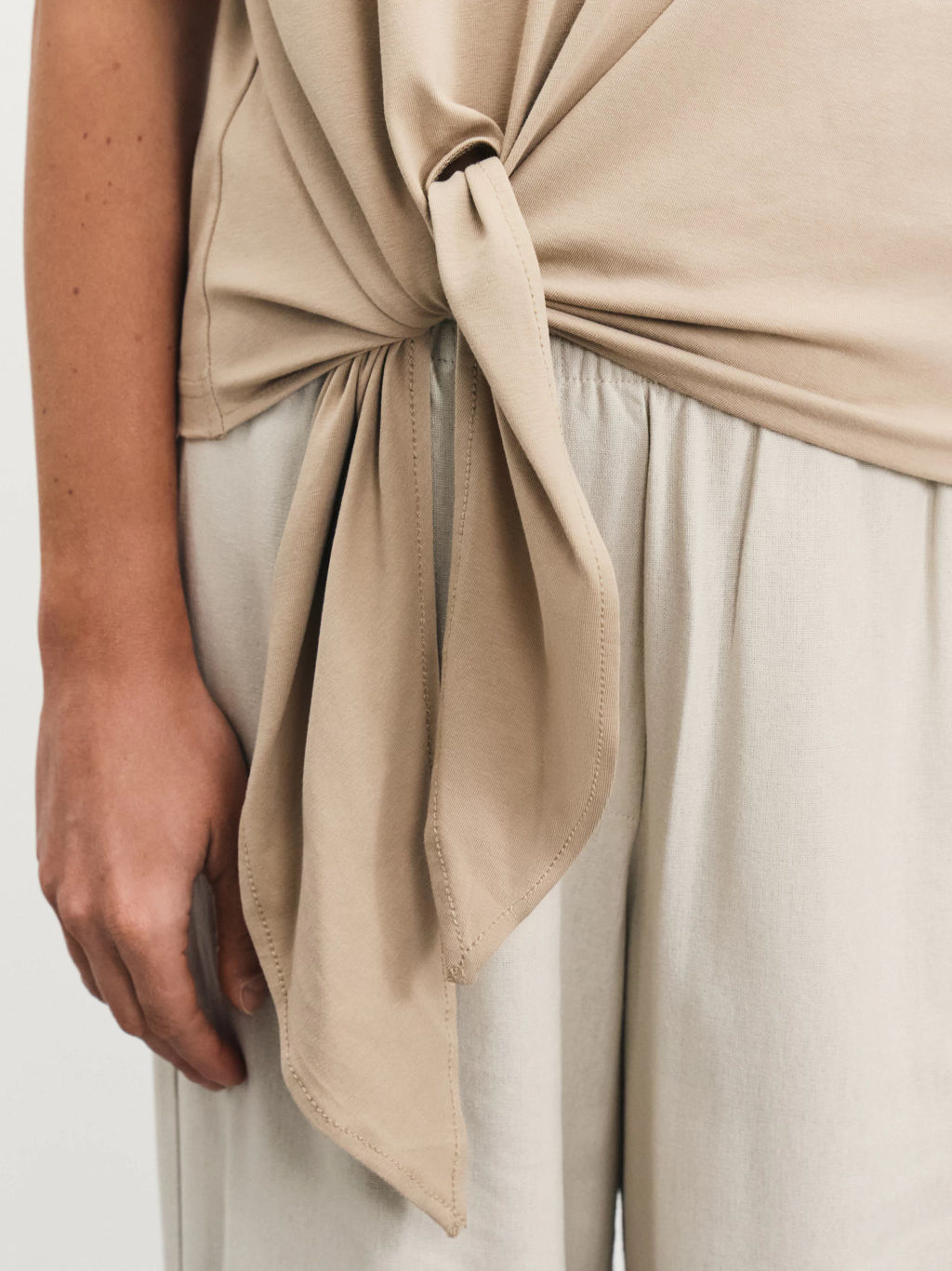 Футболка с завязкой на талии / Zarina  фото 6