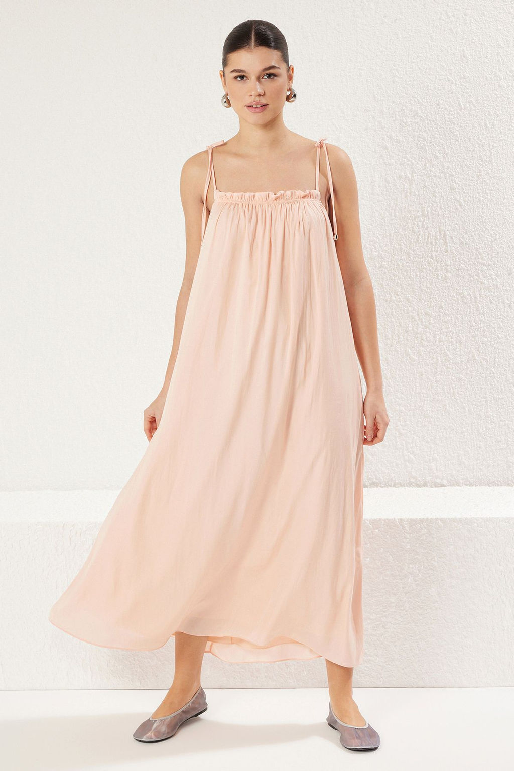 Pudra Genis Kesim Omuzlar? Baglamal? Maxi Dokuma Elbise TWOSS25EL00021 - Trendyolmilla фото 3