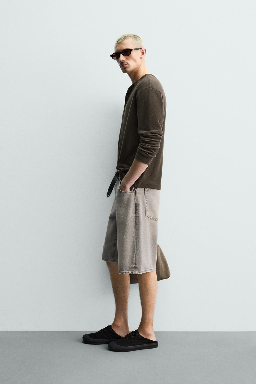 BERMUDA DENIM BAGGY FIT SALPICADURAS / Beige
